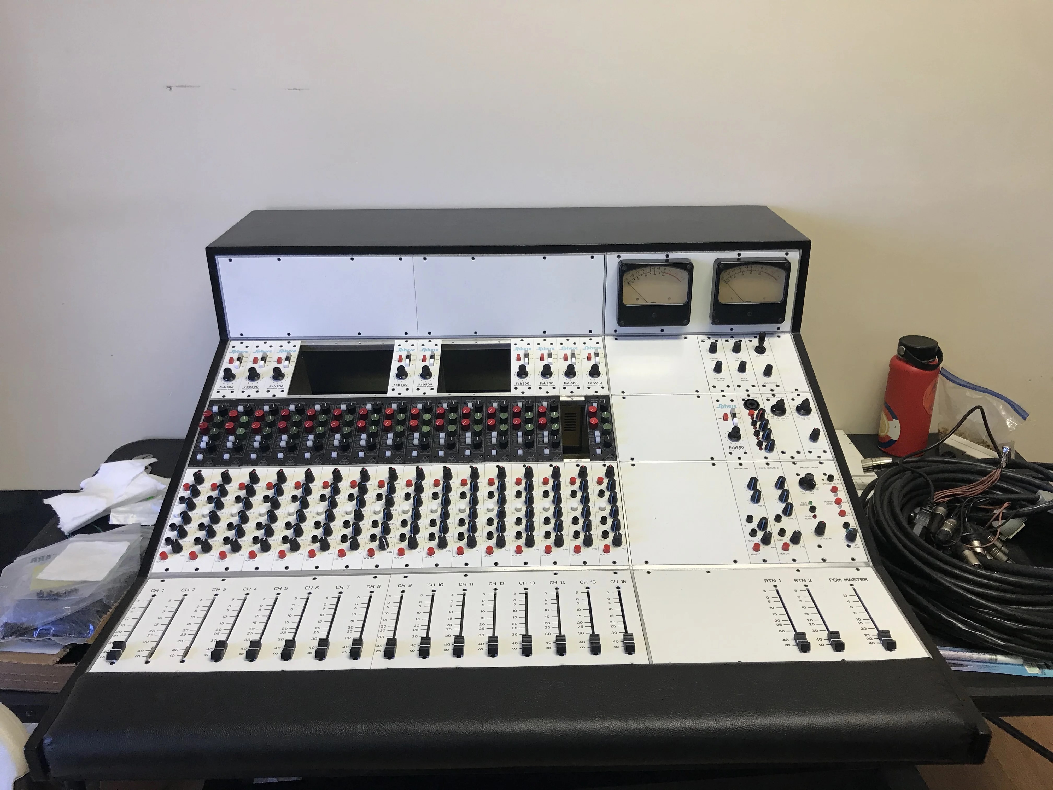 Straight-on view of the finished Sphere Eclipse console